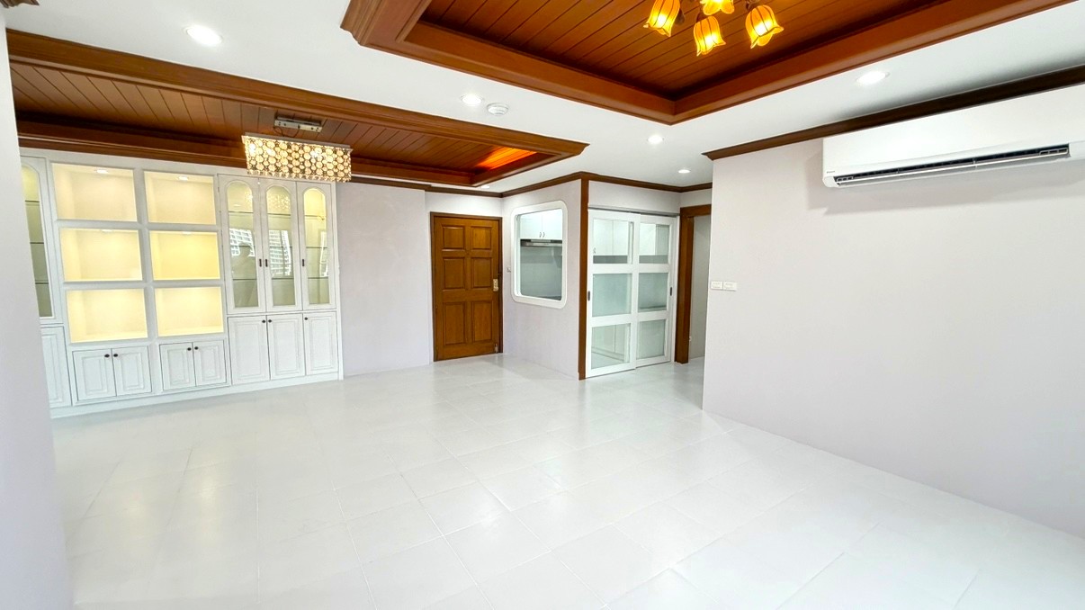 SiPhaya River View Condominium